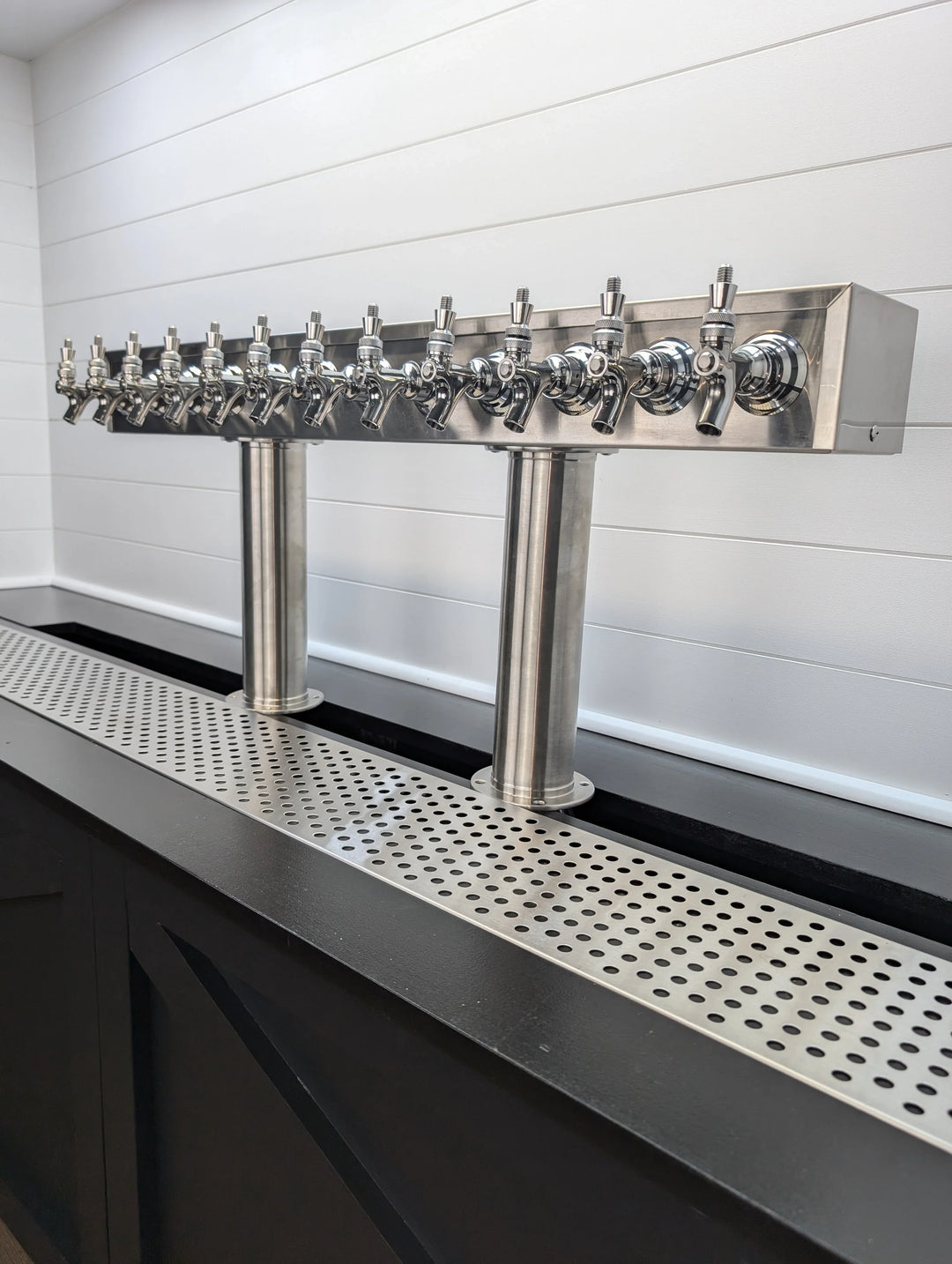 Dual Pedestal Draft Beer Tower – Stainless Steel, 6 to 12 Faucets